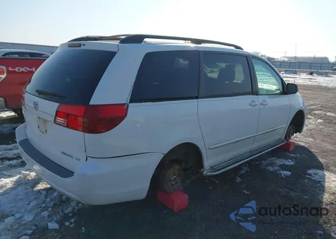 2004 Toyota Sienna Le z USA, uszkodzony, nr VIN 5TDZA23C74S101447